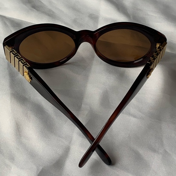 Versace sunglasses - Picture 11 of 16